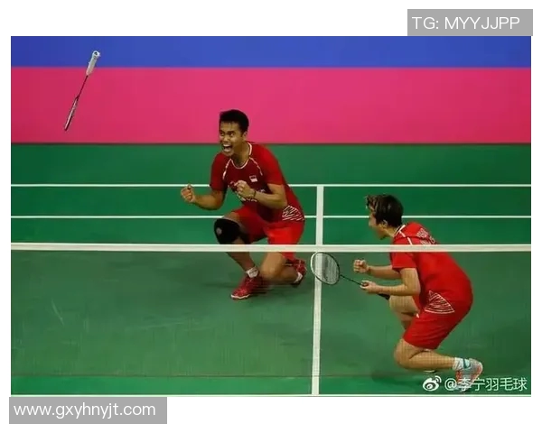 重庆羽毛球队与南京羽毛球队赛后复盘分析配合策略与表现总结